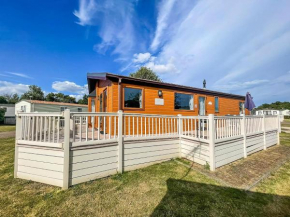 Beautiful 6 Berth Lodge With Disabled Access At Cherry Tree Ref 70829C